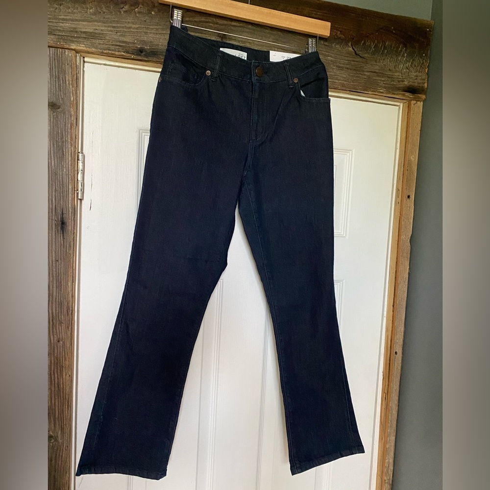 Ann Taylor LOFT - NWT - curvy kick crop dark wash denim jeans